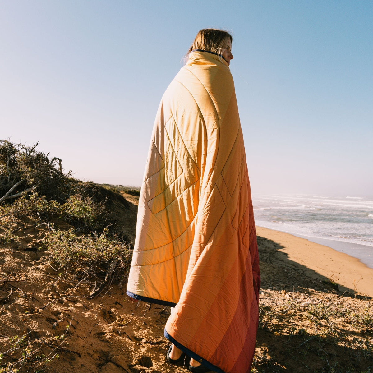 VOITED CloudTouch® Indoor/Outdoor Camping Blanket - Golden Drift Blankets VOITED 