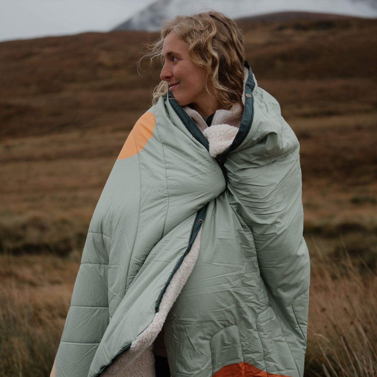 VOITED CloudTouch® Indoor/Outdoor Camping Blanket - Jasper / Tree Green Blankets VOITED 
