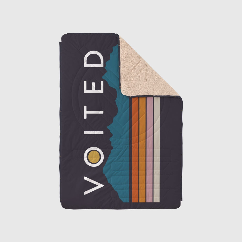 VOITED CloudTouch® Indoor/Outdoor Camping Blanket - Peaks