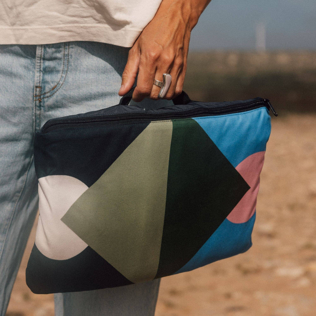 VOITED Compact Picnic & Beach Blanket - Dawntrail Blankets VOITED 