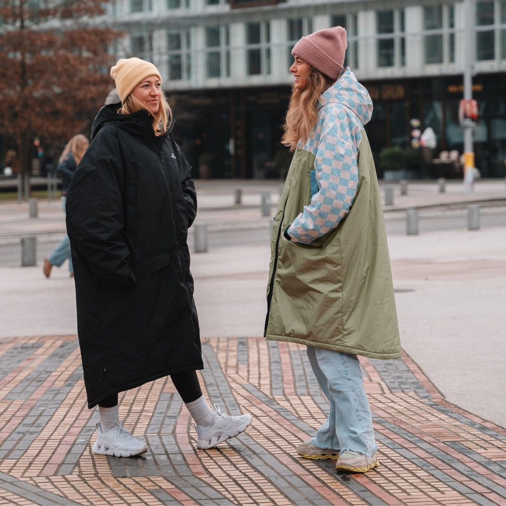 VOITED 3rd Edition Outdoor Changing Robe & Drycoat for Surfing, Camping, Vanlife & Wild Swimming - Blue Dancer