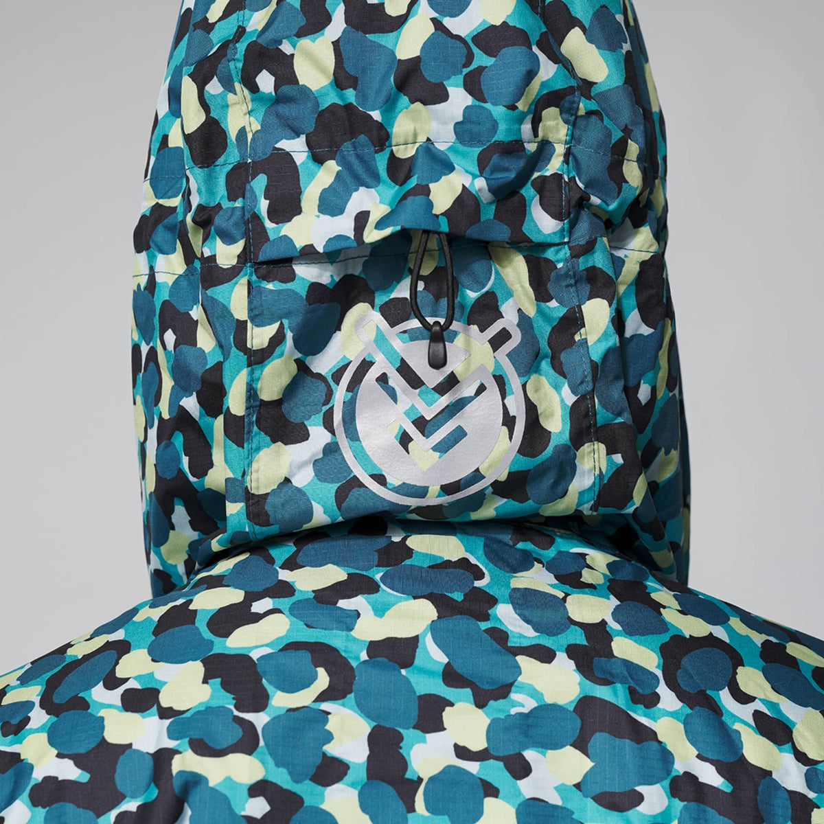 VOITED Rain Poncho - Water-Resistant & Packable - An Tracks Rainwear VOITED 